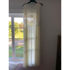 ♡ Peter Nygard♡ maxi crochet vest